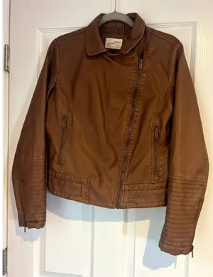 Universal Threads Brown Faux Leather Jacket‎ Women’s Size Medium thumbnail 1