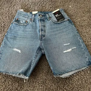 Levi's 501 Shorts thumbnail 2