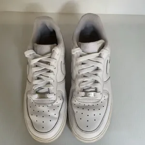 Nike Air Force 1 ’07 White Women’s Size 8 Leather Sneakers DD8959-100 thumbnail 6