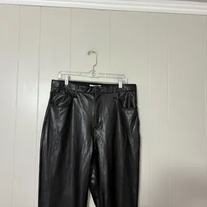 Abercrombie & Fitch 90s Straight Faux Leather Pants Black Ultra High Rise Size 1 thumbnail 7