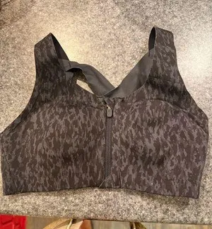 Lululemon bra  thumbnail 1