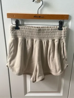 SET Abercrombie & Fitch Beige Terry Short Sleeve Tee and Shorts thumbnail 4