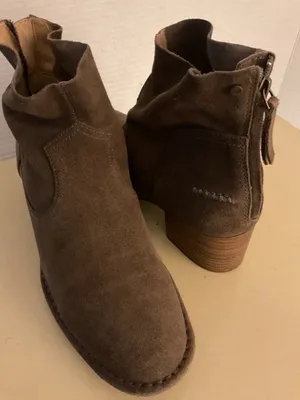 UGG Taupe Chelsea Suede Ankle Booties with Stacked Heel US 9.5 thumbnail 1