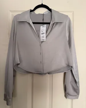 Zara NWT Cropped Satin Effect Collared Button Up Shirt thumbnail 1