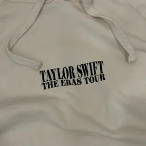 Taylor Swift The Eras Tour Beige Graphic Hoodie XL Official Merch Cream Swiftie thumbnail 4