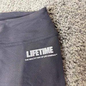 Beyond Yoga Life Time Fitness Gray Ruched Cropped Leggings Women Large SM14AW thumbnail 4