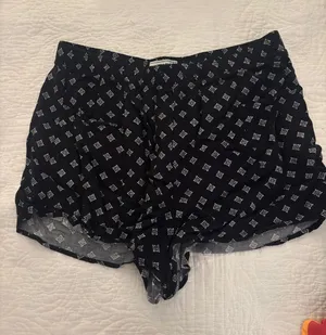 Abercrombie & Fitch Black Printed Women's Shorts thumbnail 1