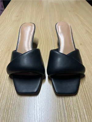 Abercrombie & Fitch Black Padded Crossover Heeled Mules Size 9 thumbnail 2
