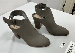 Womans Excellent American Eagle Slip On Sling Back Booties 11 Taupe Block Heel thumbnail 1
