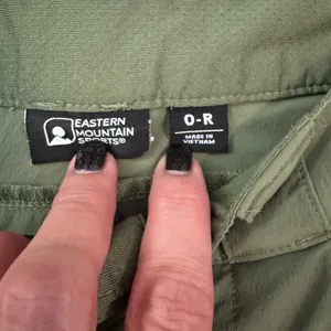 EEUC Eastern Mountain Sports women’s olive green hiking pants size 0-R thumbnail 2