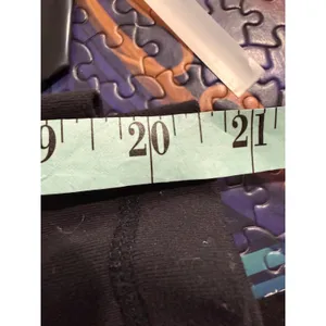 Lululemon Black‎ Cropped Leggings Women's Size 6 Athleisure Workout flaw thumbnail 6