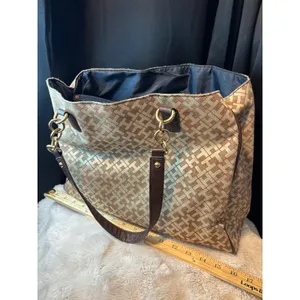 Tommy Hilfiger Monogram Tote Bag Brown Tan Gold Chain Hardware Large Handbag thumbnail 4