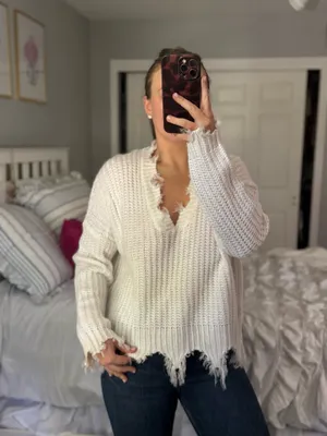 White sweater Size M thumbnail 2