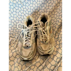 Brooks Shoes Womens Size 9 White Addiction Walker Running Lace Up thumbnail 6