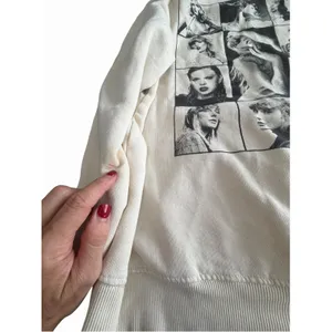Taylor Swift the Eras Tour Official Merchandise Pullover Hoodie Beige Large HR-1 thumbnail 9