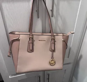 Michael Kors Purse thumbnail 1