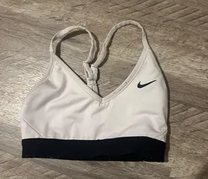 Nike Indy Sports Bra thumbnail 1