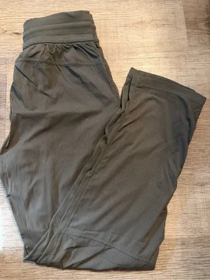 LULULEMON “Ready to Rulu” cropped jogger size 2 thumbnail 1