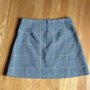 Wilfred Aritzia Plaid Mini Skirt Women’s Size 4 Gray Black Lined Career thumbnail 5