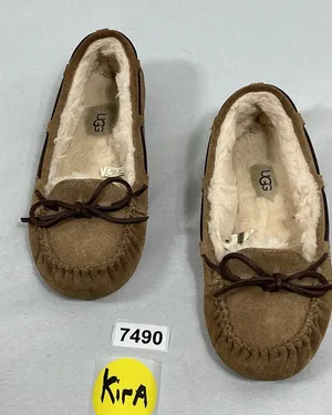 Womans Ugg Slip On Moccasins Size 6 Chestnut Lined thumbnail 1