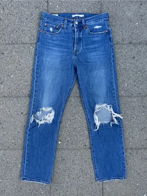 Levi’s Premium Wedgie Straight Jeans • Sz 28 thumbnail 1