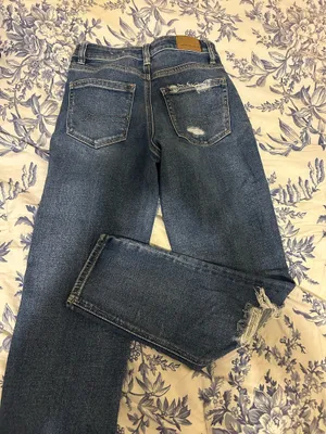 American Eagle Straight Leg Mom Jeans thumbnail 2