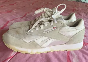 Reebok sneakers thumbnail 1