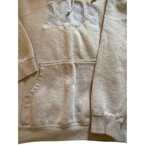 Taylor Swift 1989 Tour Hoodie Size M Grey Purple Center Pocket Cozy Official Mer thumbnail 7