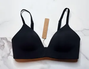NWT Skims Wireless Form T-Shirt Bra thumbnail 1