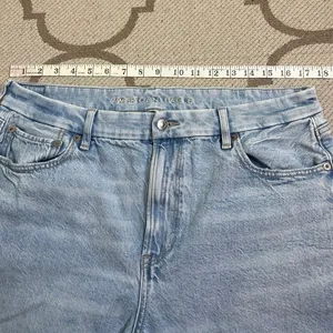 American Eagle AE Curvy Super High-Rise Baggy Straight Jeans Light Blue Size 16L thumbnail 3