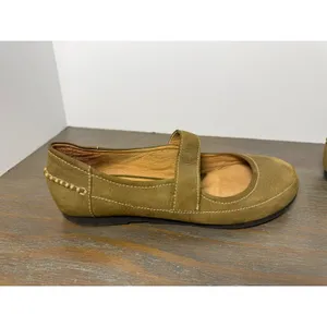 Nurture Women's Size 8 Olive Green Leather Mary Jane Comfort Flats thumbnail 4