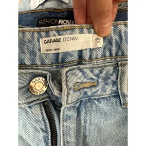 Garage denim mom jeans size 5 / 27 thumbnail 3