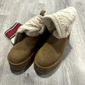 UGG Classic Sweater Letter Platform Chestnut Boot Size 8 thumbnail 5