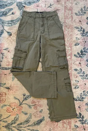 Hollister Cargo Ultra High-Rise Baggy Pants thumbnail 1