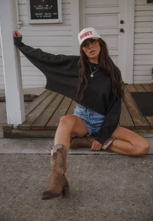 VICI Cropped long sleeve thumbnail 1