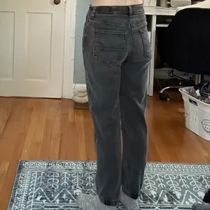 American eagle jogger jeans thumbnail 3