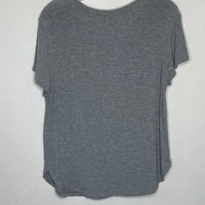 Hollister "Stay‎ Lovely" Shirt thumbnail 3