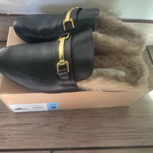 Steve Madden Black Leather Fur-Lined Mule with Gold Horsebit thumbnail 8