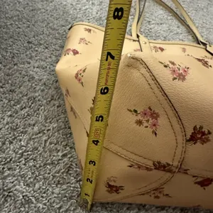 Coach x Disney Floral Tote Bag (NO WRISTLET) thumbnail 8