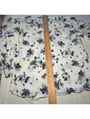 Women's LC LAUREN CONRAD White w Blue Floral Flutter Sleeve Blouse Size Medium thumbnail 9