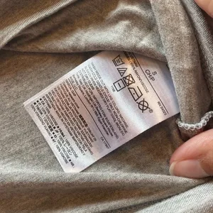 Gap small grey tee‎ thumbnail 4