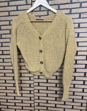Moon & Madison‎ Tan Cropped Button Front Cardigan Size Small thumbnail 1