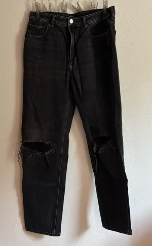 American Eagle Women's Black Distressed Knee Jeans thumbnail 1