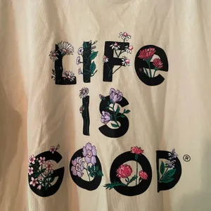 NWOT Life Is Good Cream Floral Spring Crusher Long Sleeve Shirt Women size Large thumbnail 3