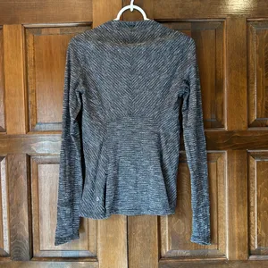Lululemon Kanto‎ Catch Me Long Sleeve Shirt Coco Pique Black White Rulu Size 6 thumbnail 4