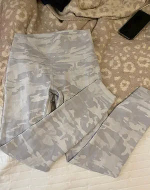 Lululemon Wunder Under Leggings thumbnail 3