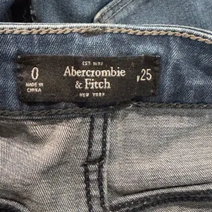 Abercrombie and Fitch Blue Skinny Jeans Women’s 0/25 thumbnail 3