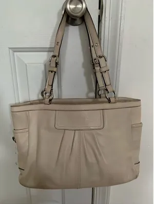 Coach off white or cream shoulder bag thumbnail 1