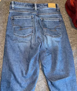 American Eagle Outfitters Mom Jean thumbnail 6