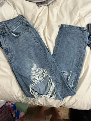 Mom Jeans thumbnail 1